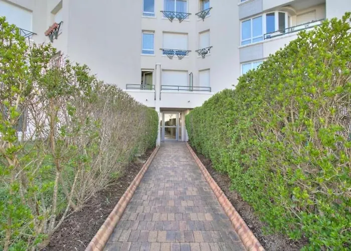 Studio Spacieux Avec Terrasse Et Parking