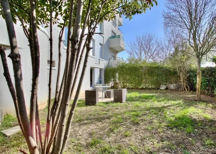 Studio Spacieux Avec Terrasse Et Parking